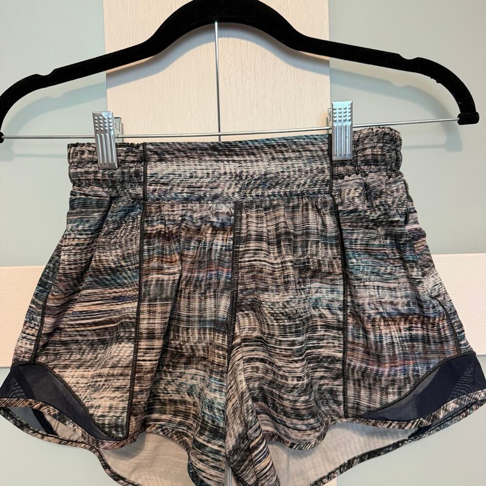 Lululemon Hotty Hot Shorts Size 4 Pixel Haze Multi Black Black Running Athletic